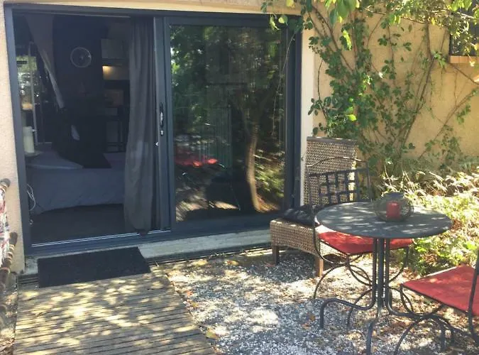 Le 9 Διαμέρισμα *